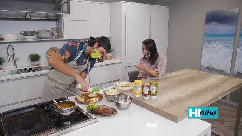 A Twist on All-American Classics: Gourmet Kraft Cheeseburgers and Chili Dogs